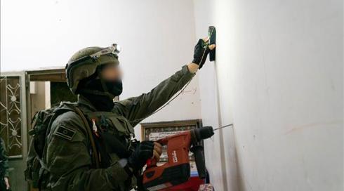 לקראת הריסה: צה"ל מיפה את בית המחבל שרצח את אילן גנלס