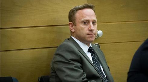 כתב אישום הוגש נגד עד המדינה בתיקי ראש הממשלה ארי הרו