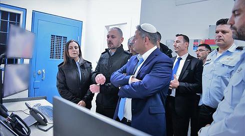 תוכנית האסירים הביטחוניים של בן גביר יצאה לדרך - ועוררה סערה ברשות הפלסטינית