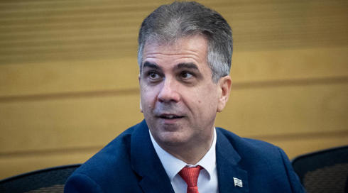 השר אלי כהן זומן לחקירה באזהרה בלהב 433
