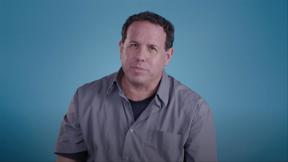 כאן מכירים