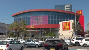 מכורים לסטוק: הרווחים הגדולים של החנויות שהפכו גם לִמקומות בילוי