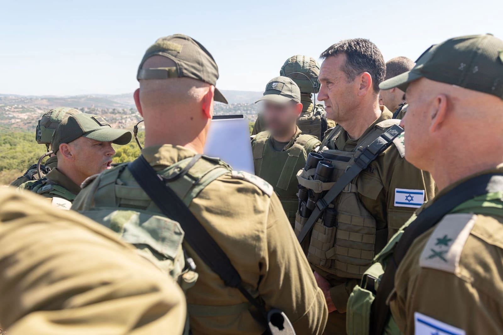 הרצי הלוי מסייר בגבול לבנון