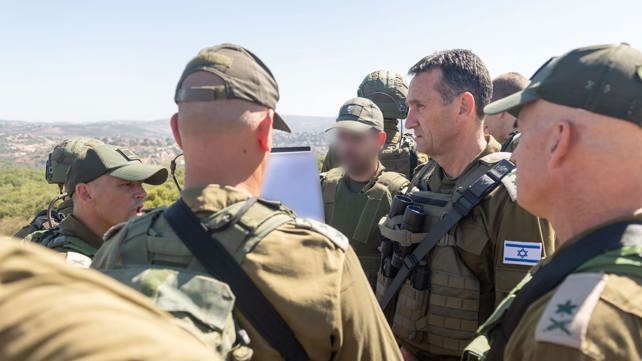 הרצי הלוי מסייר בגבול לבנון