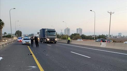 גבר כבן 30 נהרג מפגיעת משאית סמוך לחדרה