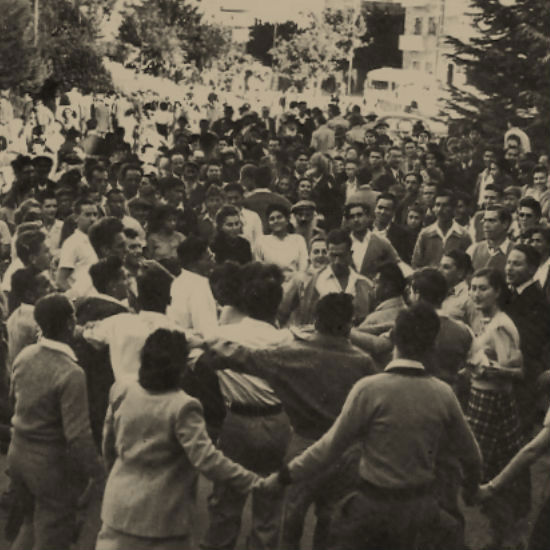 בכל המסיבות - אלילים והמונים 1960