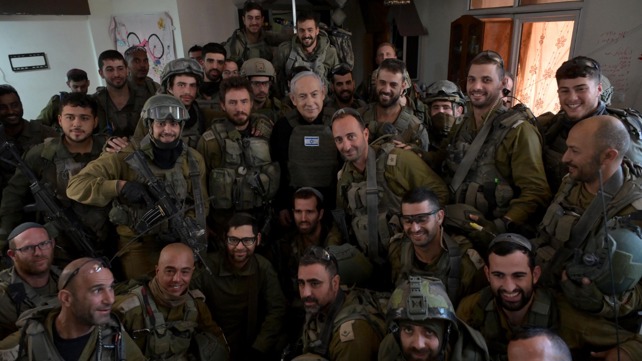 בנימין נתניהו ולוחמי צה"ל ברצועת עזה