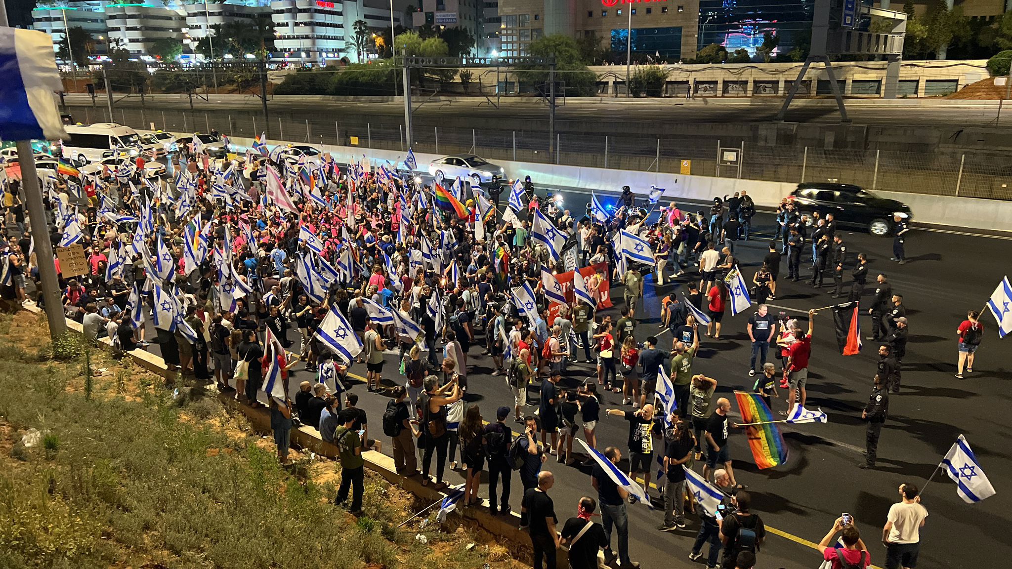 מפגינים נגד הרפורמה חוסמים את איילון 03.06.23