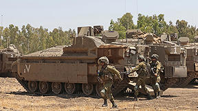חיילי צה"ל לצד נמ"ר, ארכיון