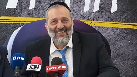הצרות של דרעי: הקמפיין האישי הבוטה של הספרדים נגד הפוליטיקאי החרדי