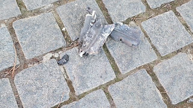 שברי טיל מיירט שנחתו סמוך לכנסת בירושלים