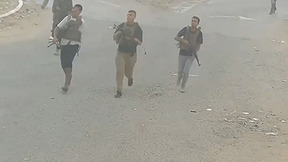 לאור יום ולעיני ילדים: קרב כנופיות בתחנת דלק בעוטף עזה 
