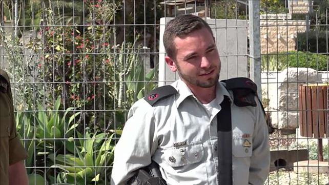 רובי המרשלג/ הקצין עם הסבא הנאצי 