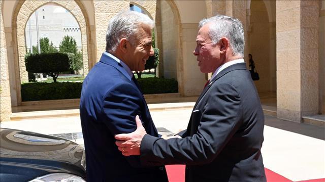 לפיד נפגש עם מלך ירדן עבדאללה בעמאן
