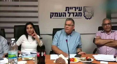 חניות כחול-לבן ו"פרחחים": הפיתרון היצירתי במגדל העמק נגד כניסת ערבים