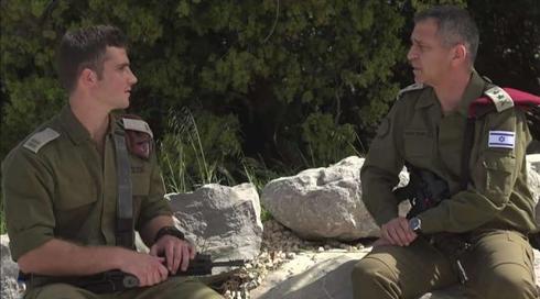 המפגש המרגש בין הרמטכ"ל לבנו של הקצין שנפל בלבנון