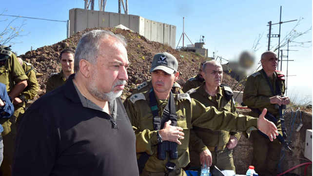 אביגדור ליברמן בסיור בגבול הצפון