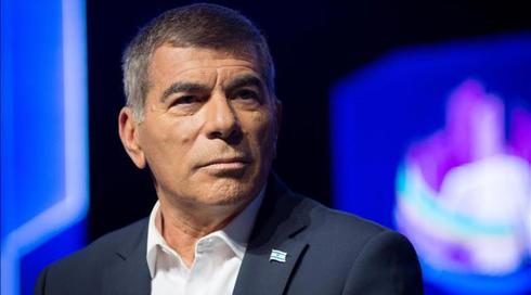 השר אשכנזי יפגוש מחר בברלין את מקבילו מהאמירויות