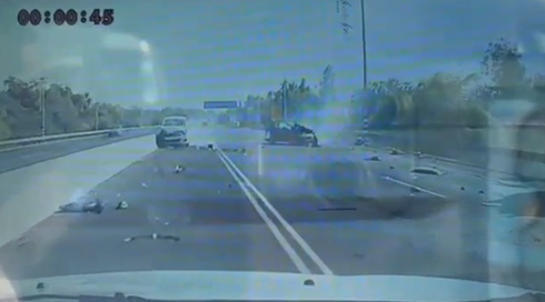 חותך ונוסע בשול: תיעוד התאונה שבה נהרג בן שלוש