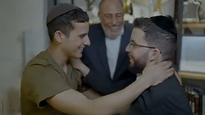 האב, החייל ושולחן השבת: הקמפיין השנוי במחלוקת של ש"ס - וההנחיה להסירו