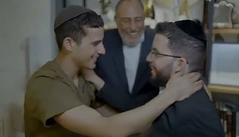 האב, החייל ושולחן השבת: הקמפיין השנוי במחלוקת של ש
