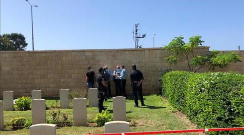 גופת תינוק בן כמה ימים אותרה ליד בית עלמין בחיפה