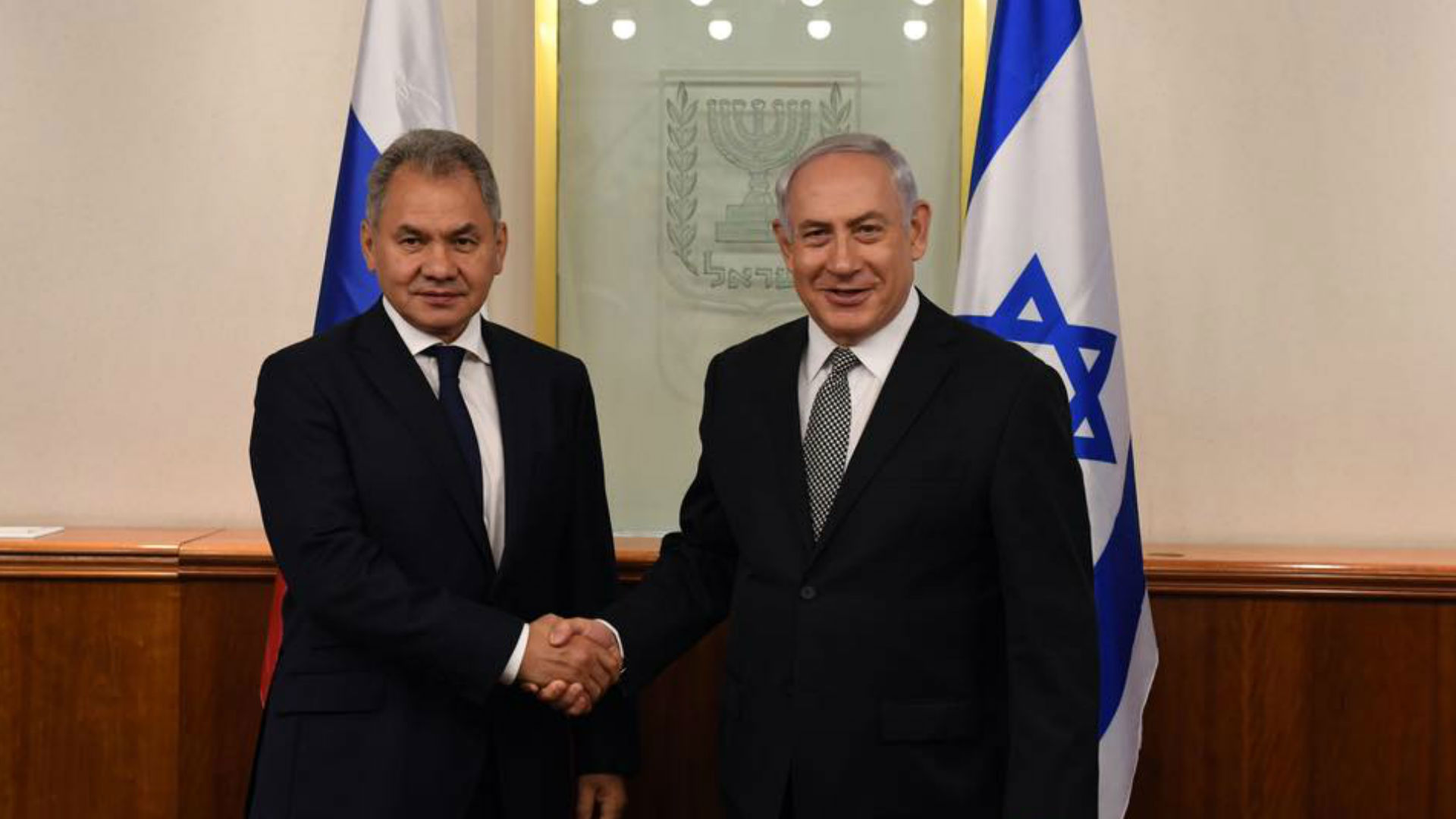 ראש הממשלה בנימין נתניהו לצד סרגיי שויגו