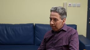 מקשיבים
