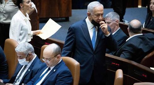 בנט הניח את המפתחות על השולחן