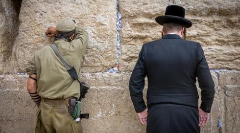 בכירים בקואליציה: לצד חוק הגיוס - יאושרו תמריצים למשרתי הסדיר והמילואים