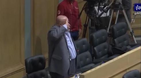 תיעוד: חבר פרלמנט ירדני מצדיע למבצע הפיגוע באריאל (1)