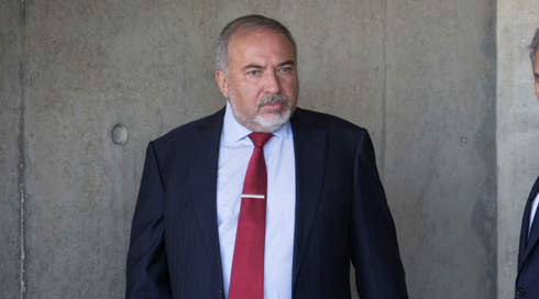 גורמים מדיניים על דברי ליברמן: "חסרי אחריות, כך פותחים מלחמות מיותרות"