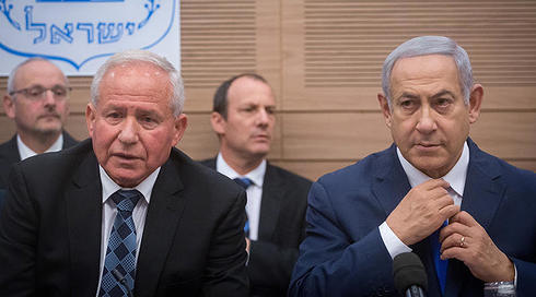 ראש הממשלה בנימין נתניהו והשר אבי דיכטר, ארכיון