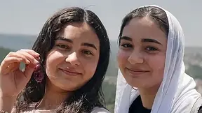 الخامسة 