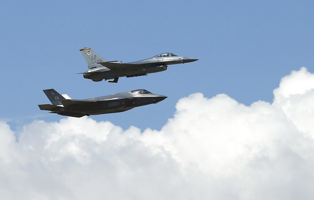 F35 וF-16 של חיל האוויר האמריקני