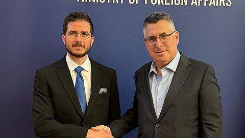 גדעון סער וג'ורג' דיק