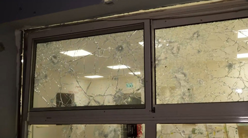 פגיעה ישירה בגן ילדים: מטחים כבדים ומרדפי כטב"מים בצפון - בנס אין נפגעים