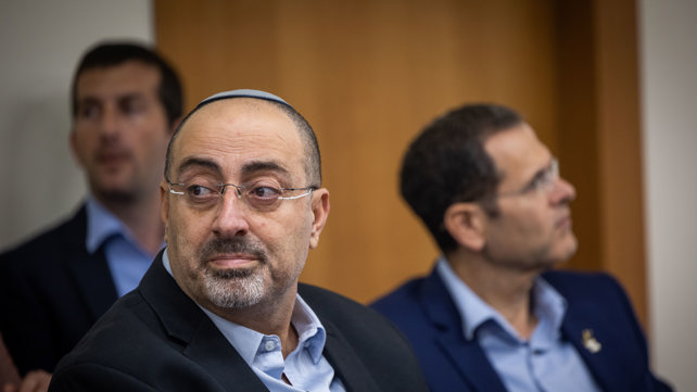 ניסים ואטורי