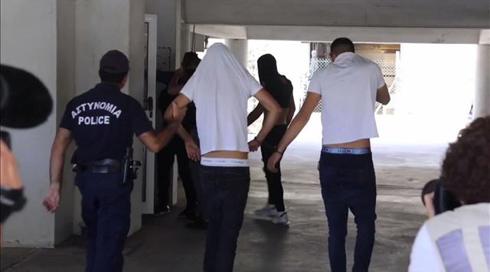האונס הקבוצתי בקפריסין: החשוד המרכזי בחקירה