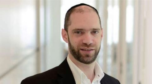 עו"ד מבני ברק הואשם בפגיעה מינית בקרובות משפחתו הקטינות
