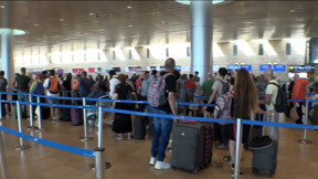 אלפים תקועים בחו״ל וגל ביטולי טיסות שנמשך: תמונת מצב על משבר התעופה