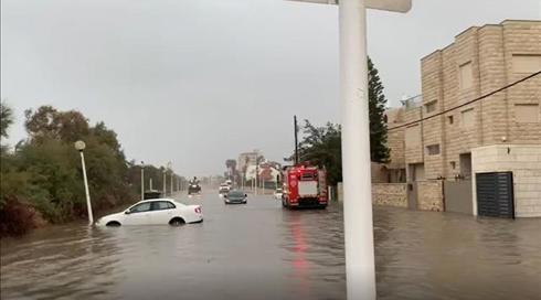 הגשם חזר: נוסעים חולצו בנהריה, היערכות באשקלון ואשדוד