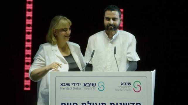 איציק סעידיאן בהופעה פומבית ראשונה 