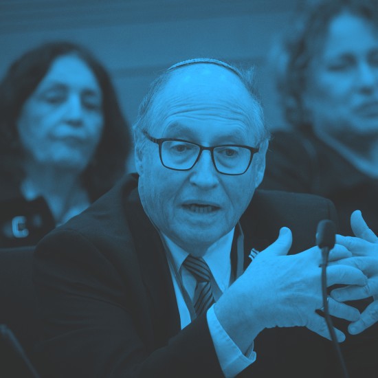 "המהפכה המשפטית מעבירה בי זעזוע עמוק": השופט בדימוס רובינשטיין מזהיר מסכנות הרפורמה המשפטית