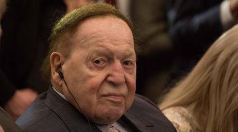 לאחר מותו: לא ניתן להגיש את עדות אדלסון בלי הסכמת הנאשמים
