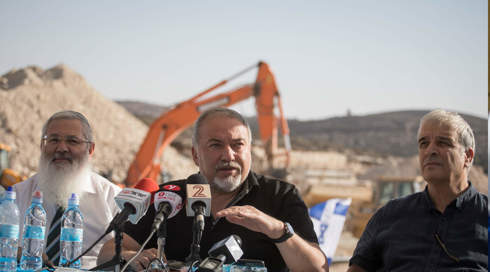 ליברמן מבקש: להרוס גם בתי מחבלים שפצעו ישראלים