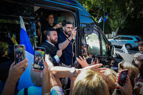 שגב כלפון ביציאה מכפר המכבייה בדרך לביתו