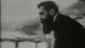 הרצל עומד על המרפסת בבאזל, 1901