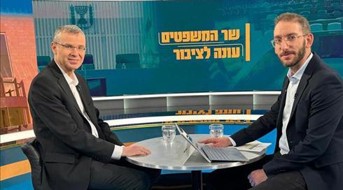 לוחות הזמנים, הפשרה והפגיעה בכלכלה: הציבור שאל על הרפורמה המשפטית - השר לוין ענה