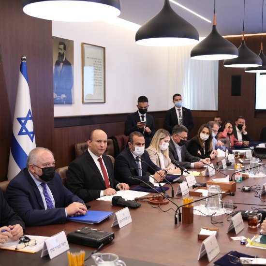 Seis meses de "gobierno de cambio",  presente y futuro de la política israelí